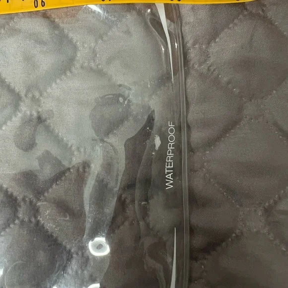 Clear Waterproof Tablet Pouch - Picture 5 of 7